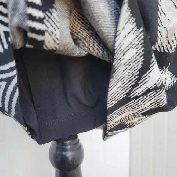 $158 NWT Cache Dress Black White Strerch Linned Abstract Sleveless Keyhole Sz M - Picture 12 of 16